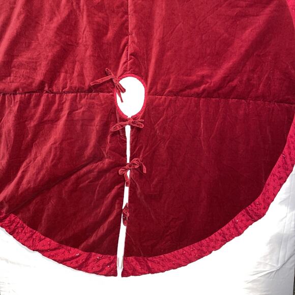 2006 Pottery Barn Red Velvet Like Tree Shirt 58" With 100 Percent Silk Trim - Picture 1 of 6